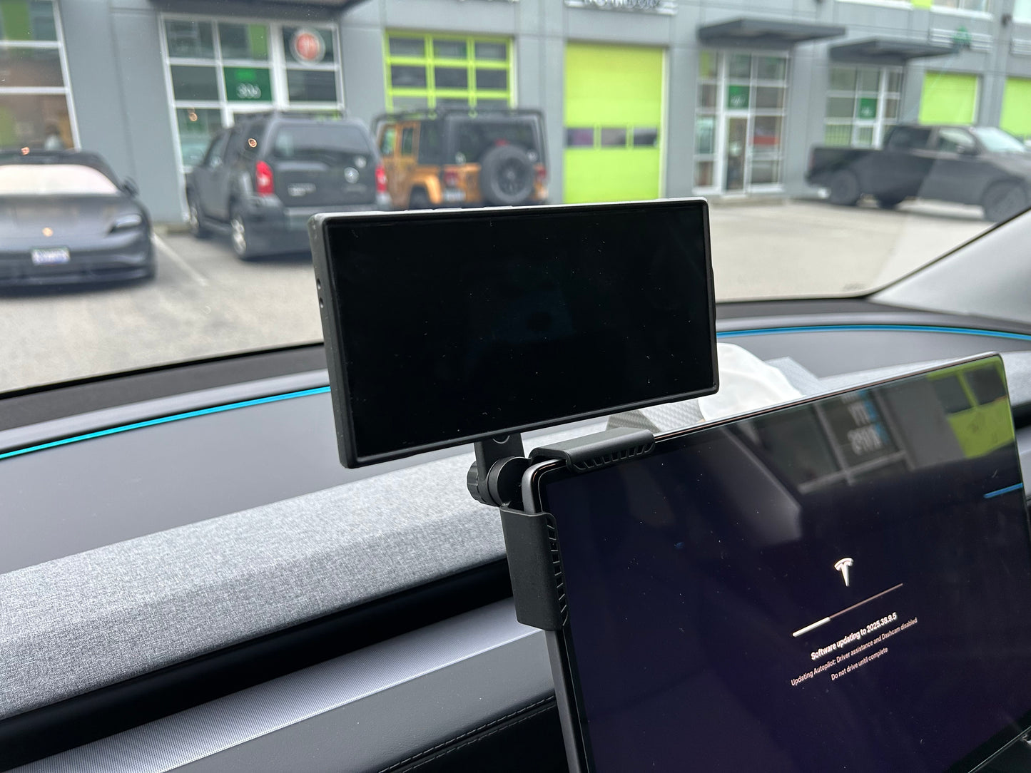 Model 3/Y: Magnetic Rotatable Screen Edge Phone Holder Mount