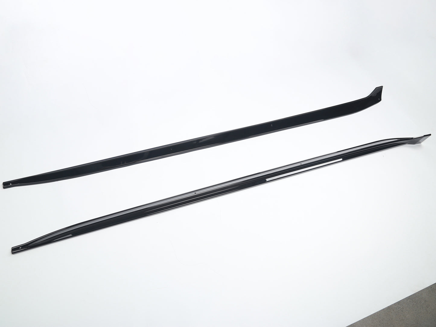 Model 3 Highland 2024+: Side Skirt Kit (2 PCs)