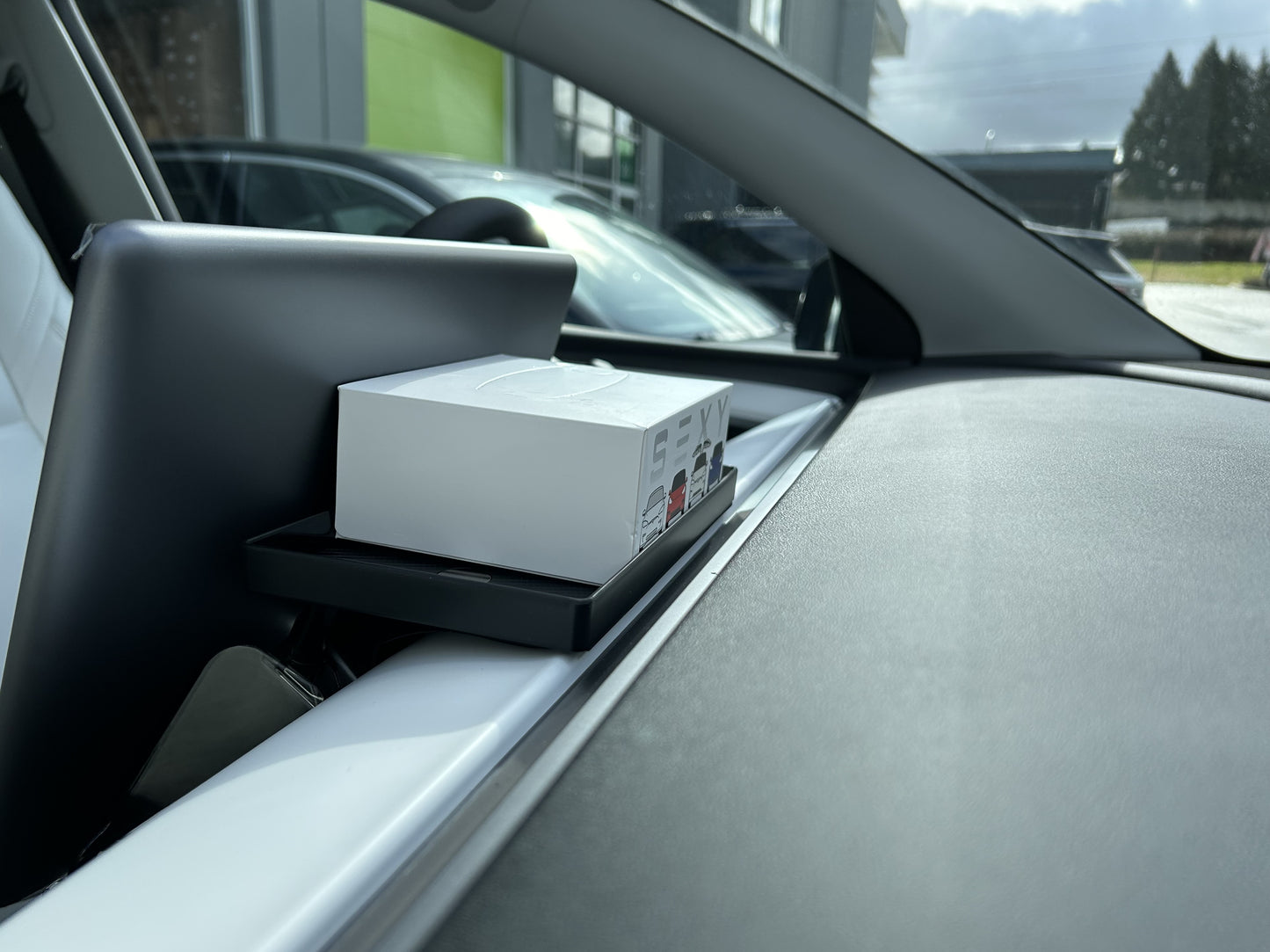 Modèle 3 2020-2023/Y : Organisateur de plateau de boîte de rangement derrière et sous l'écran