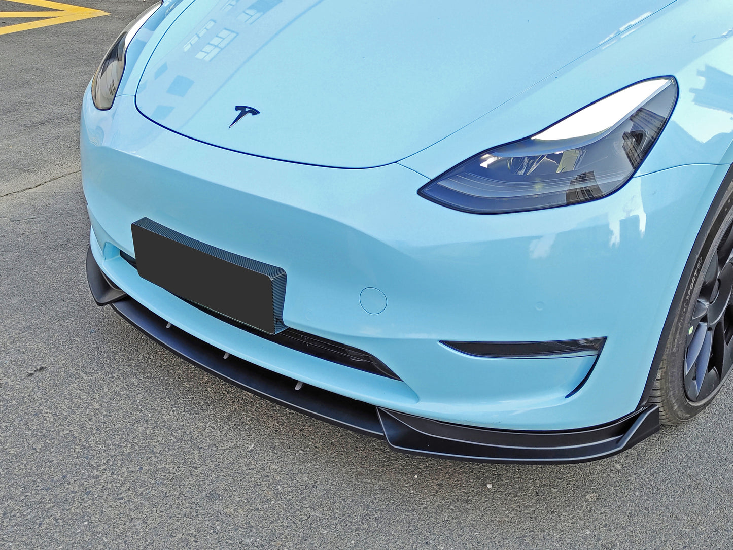 Model Y: V-Style Front Bumper Lip Splitter