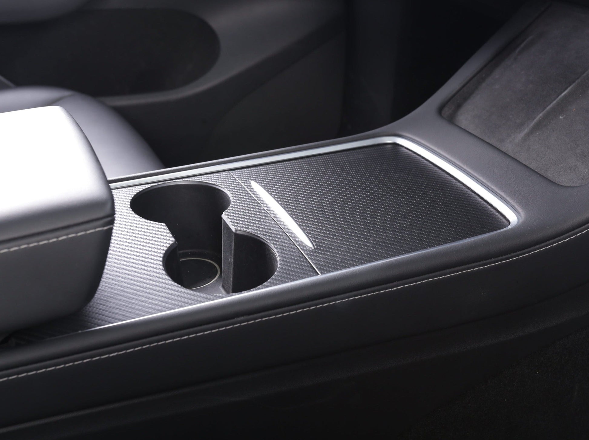 Tesla Model 3 and Y - Real carbon center console cover with key