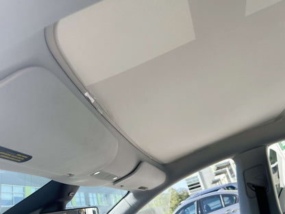 model-y-juniper-2026-panoramic-glass-roof-sunshades