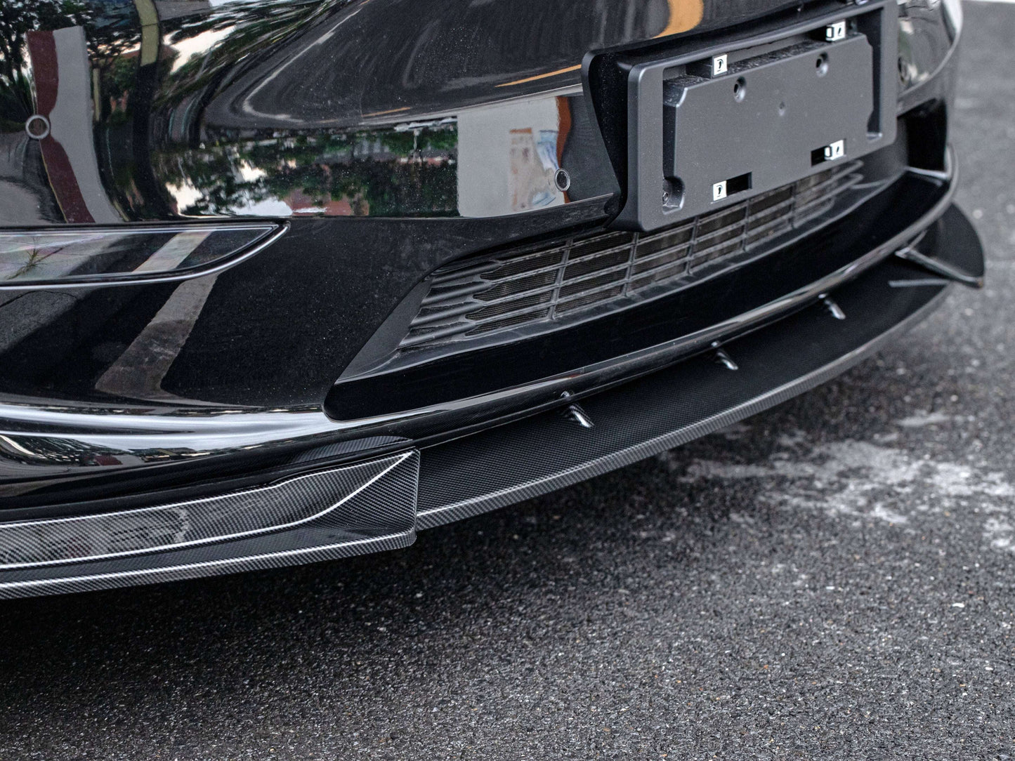 model-y-v-style-front-bumper-lip-splitter
