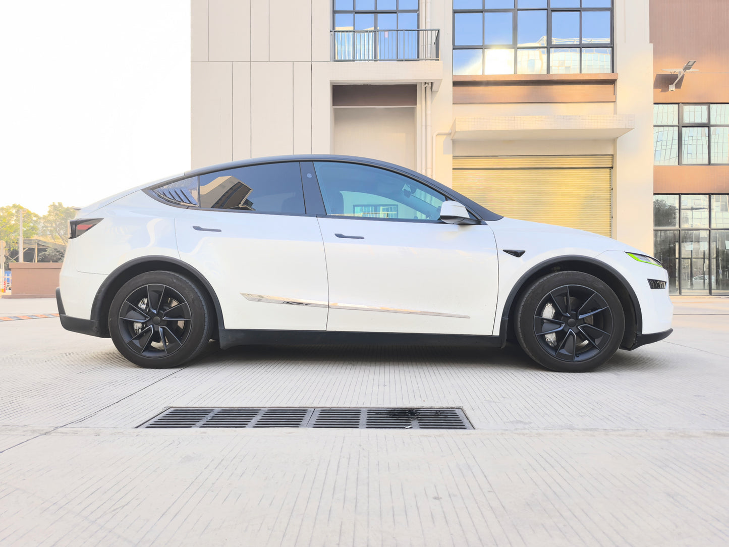 Model Y Juniper 2026+: Crossflow 19" Full Wheel Rim Protector Cover (4 PCs)