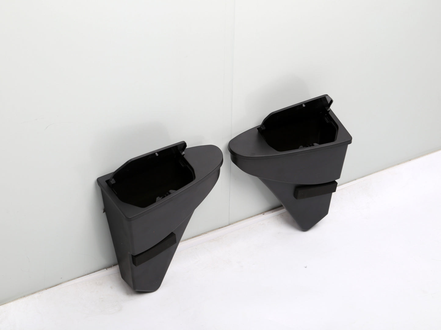 Model Y Juniper 2026+: Front Door Pocket Garbage Bins (2 PCs)