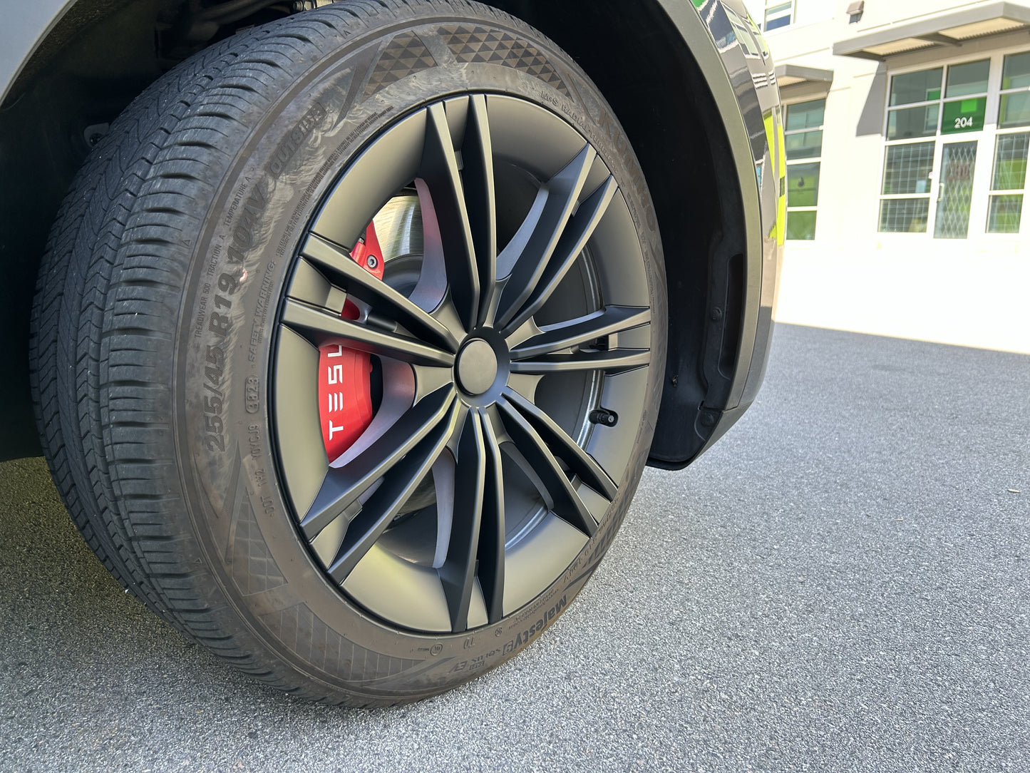 Model Y: Sharp 19" Wheel Rim Protector Cover