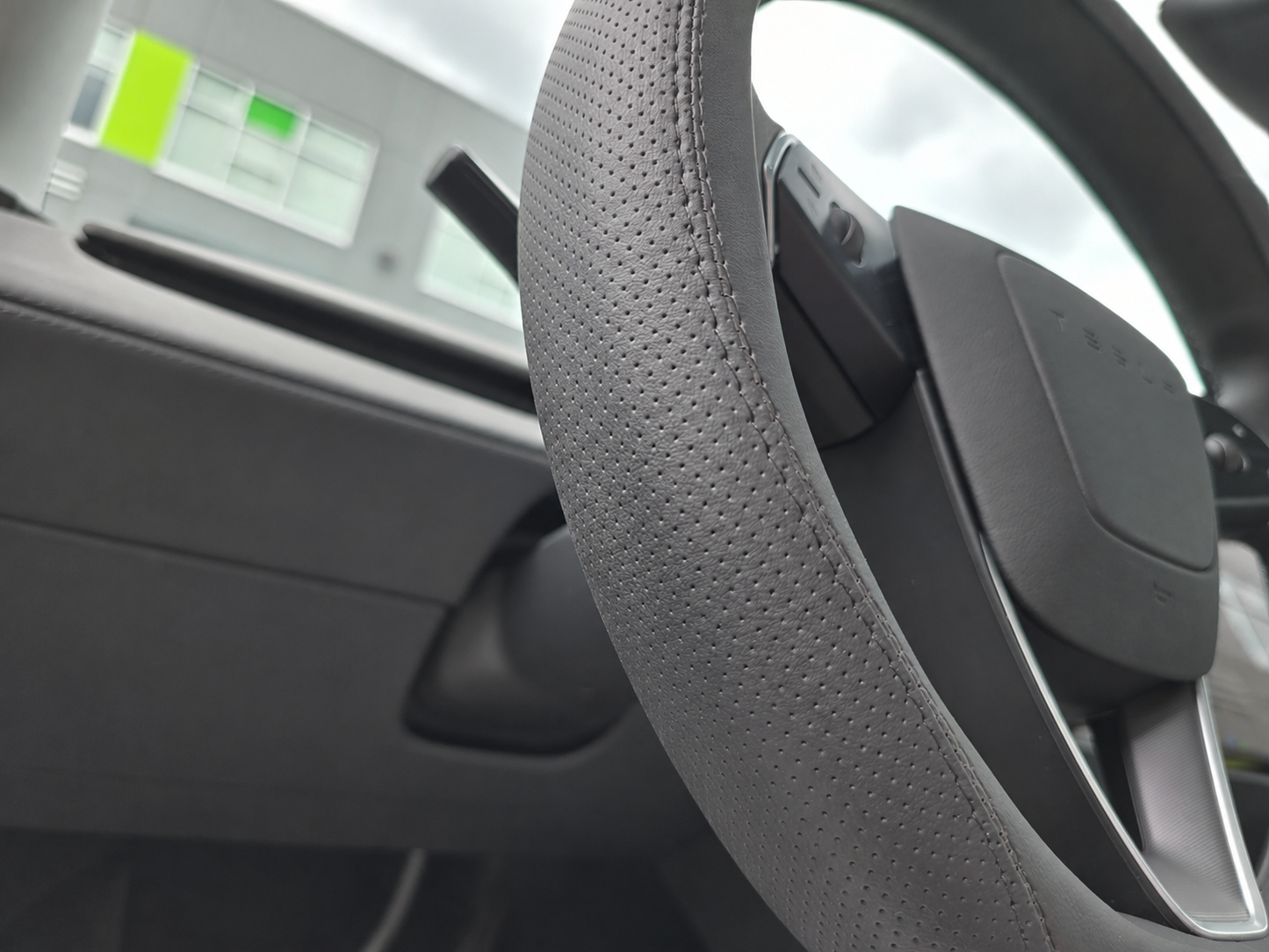 Model 3 Highland 2024+/ Y Juniper 2026+: PU Leather Steering Wheel Full Cover