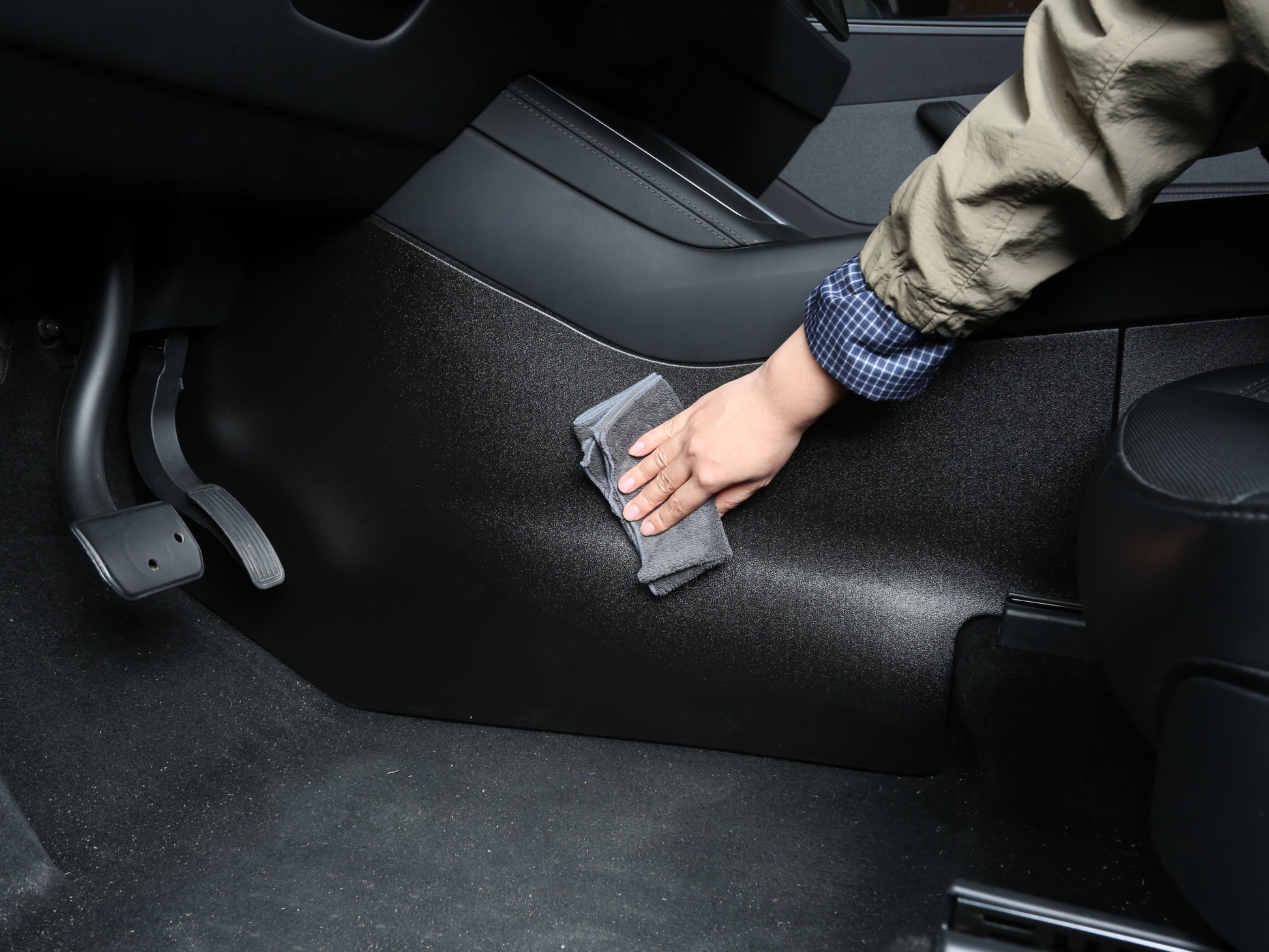model-y-juniper-tpe-centre-console-anti-kick-cover-pads-2-pcs