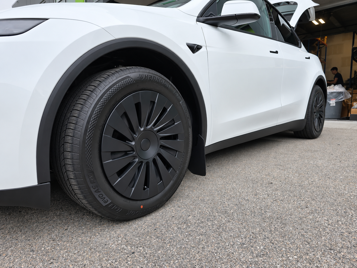 Model Y Standard RWD 2026+: Aero Turbine 18" Full Wheel Rim Protector Cover (4 PCs)