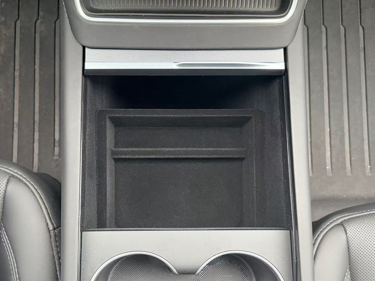 Model 3 Highland 2024+/ Y Juniper 2026+: Centre Console Organizer Tray