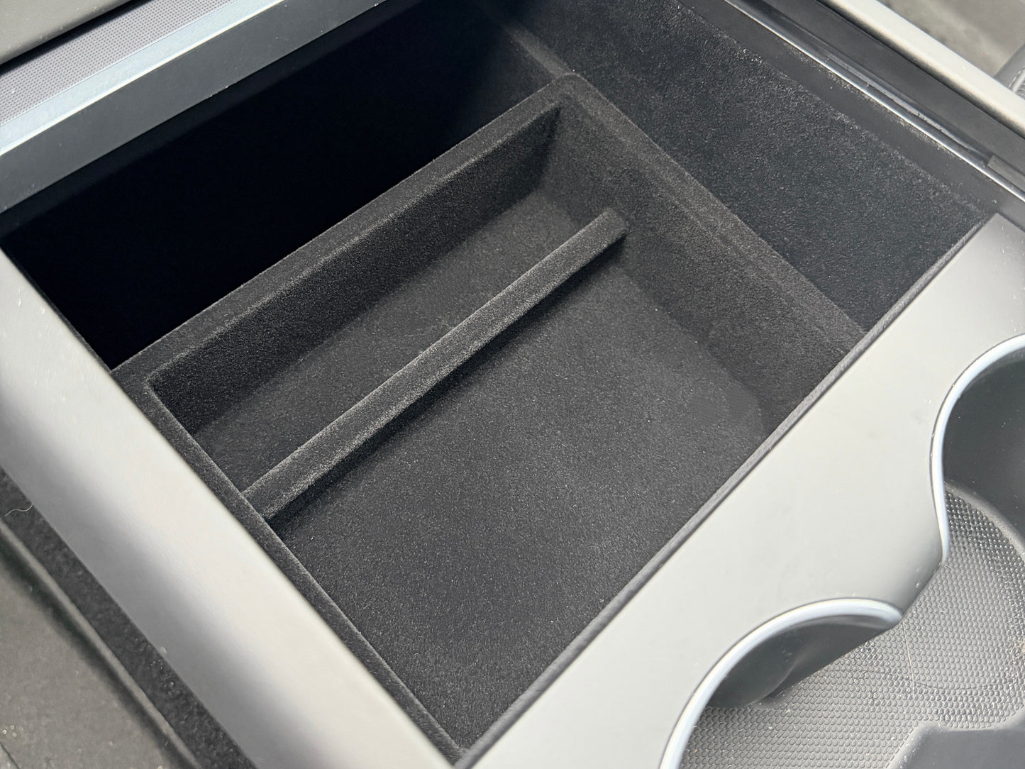 Model 3 Highland 2024+/ Y Juniper 2026+: Centre Console Organizer Tray