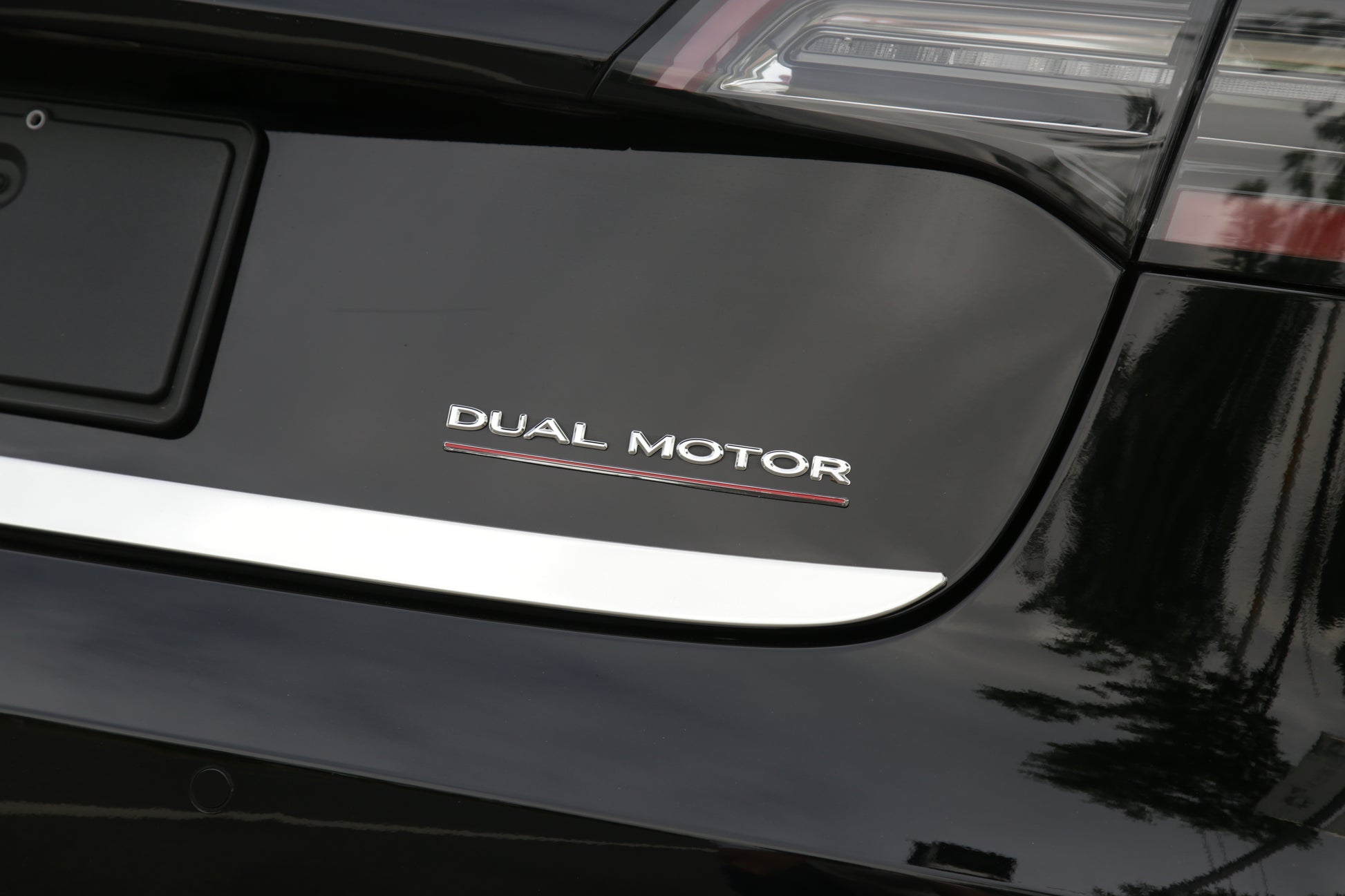 Model 3/Y: Dual Motor Emblem Decals