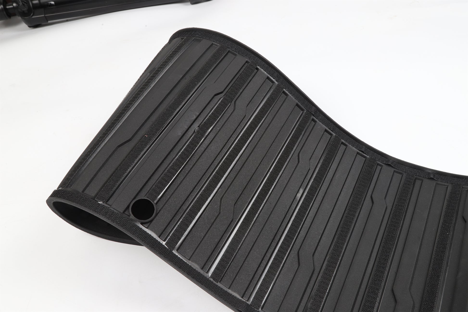 model-y-rear-trunk-lid-cover-mat
